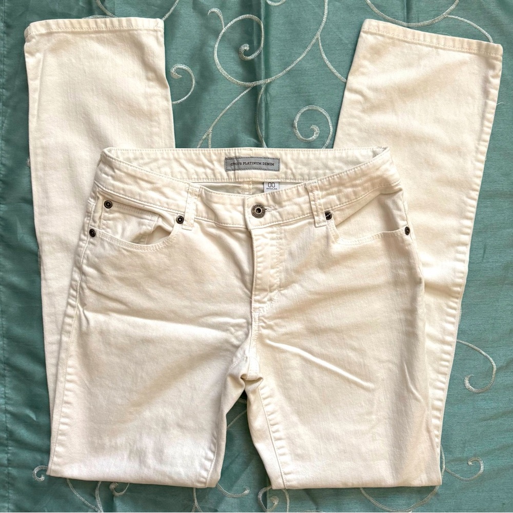 Chico’s Platinum Denim white ultimate fit slim leg size 00 jeans